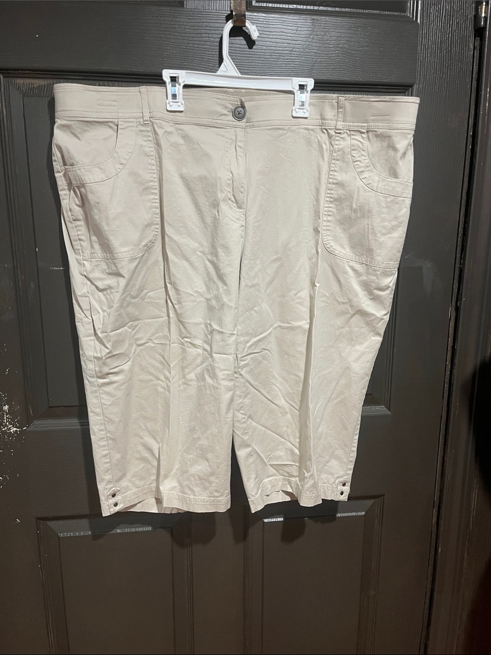 Counterparts Light Beige Women's Capri Pants